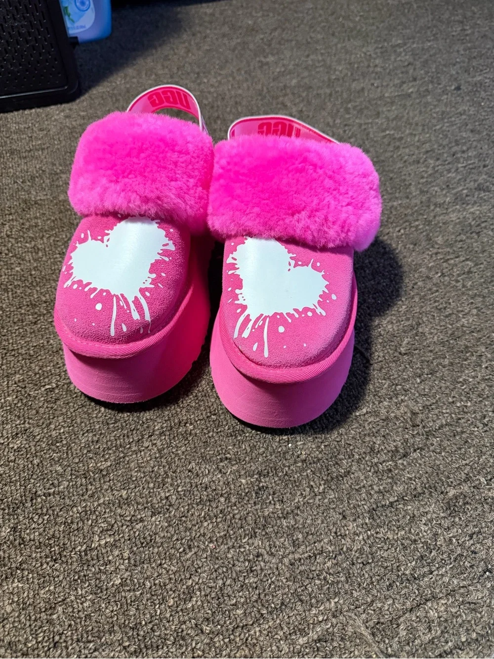 UGG ladies Hot Pink Fluffy Slide Sandals